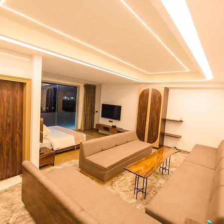 Hotel Mirana , Tinsukia Ngoại thất bức ảnh