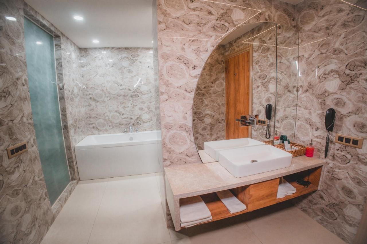 Hotel Mirana , Tinsukia Ngoại thất bức ảnh