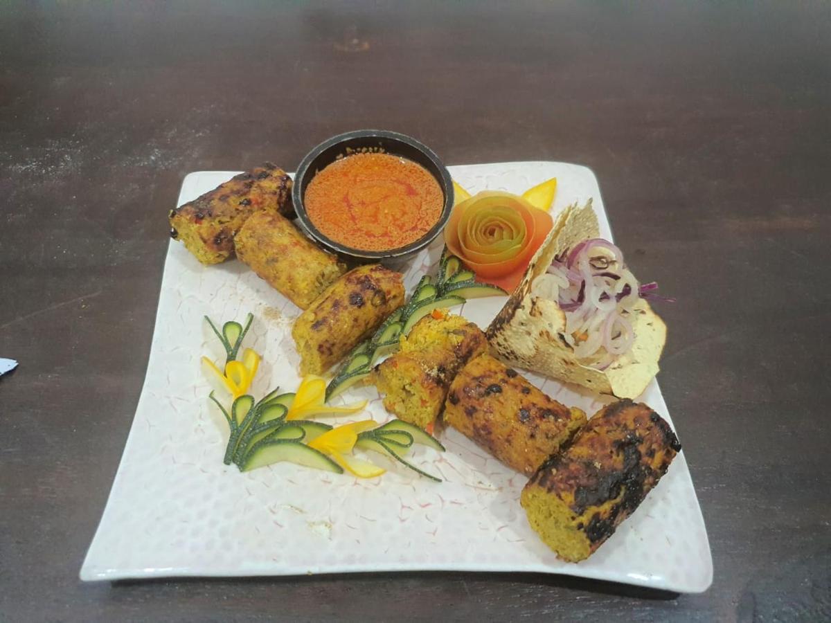 Hotel Mirana , Tinsukia Ngoại thất bức ảnh